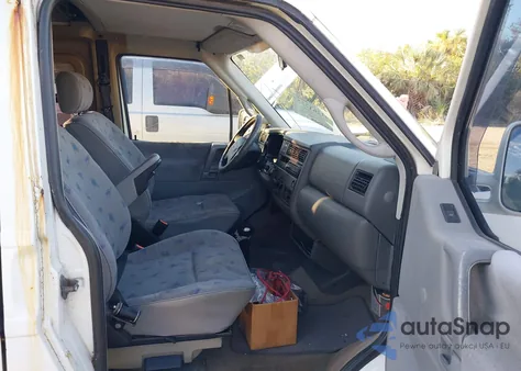 1997 Volkswagen Eurovan из США, поврежденный, VIN WV2EH8705VH077041